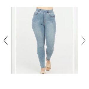 NWOT SPANX light vintage wash skinny jeans
